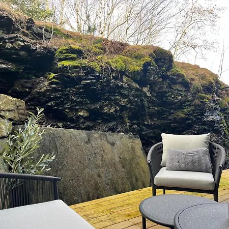 High End In Beautiful Area Apartman *