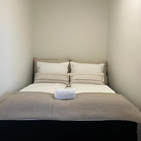 High End In Beautiful Area *