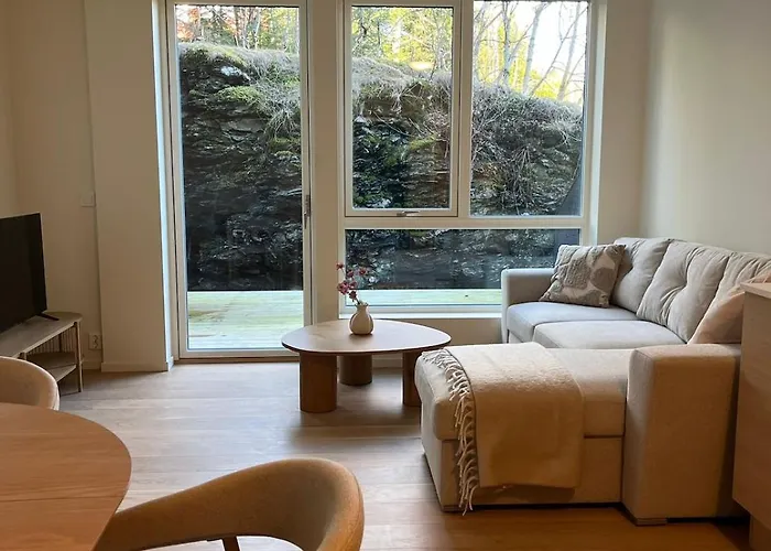 High End In Beautiful Area *