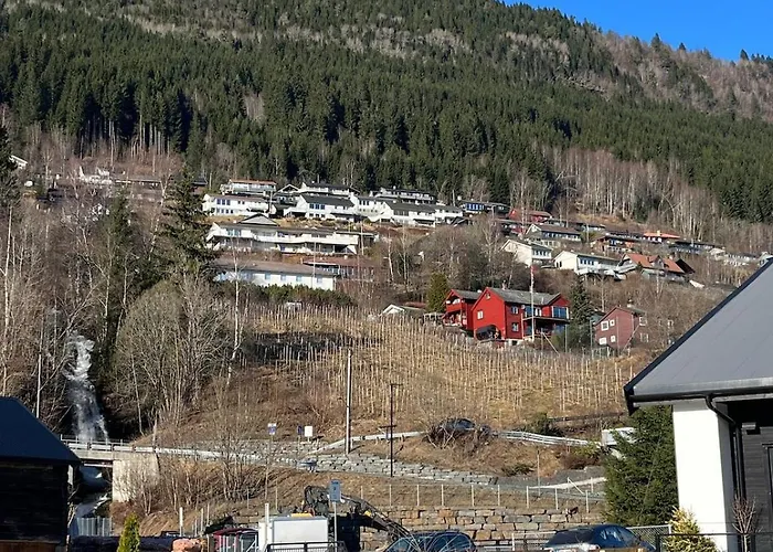 High End In Beautiful Area * Voss